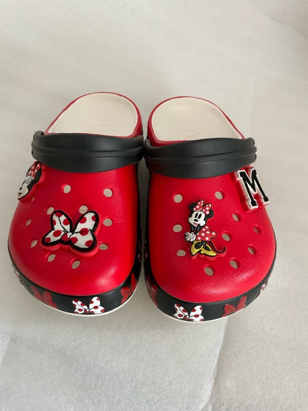 CROCS Kids Red Minnie Mouse Clogs with lights